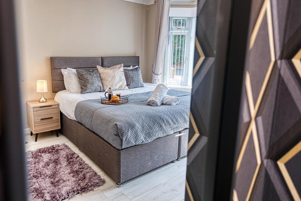 Elegant 5 Bed House - Sleeps 9, Central Solihull, Nec, Jlr, Hs2, Resorts World, Airport Business And Leisure Stays, Eksteriør bilde